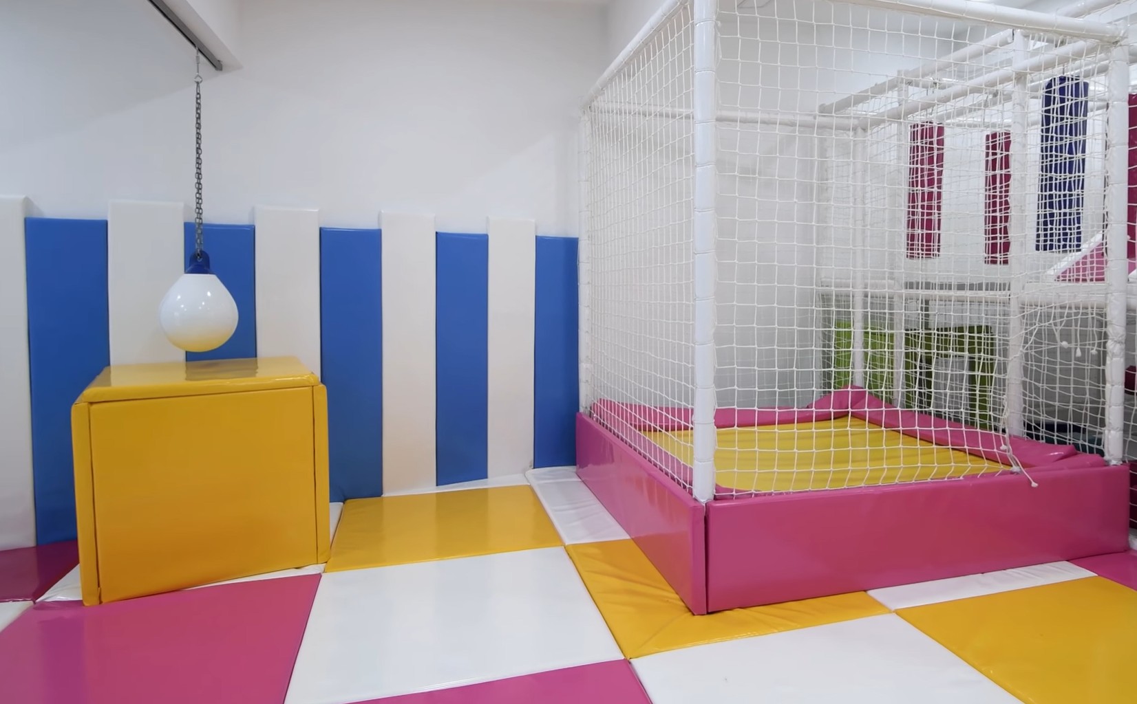 Žuća Playroom - Tošin bunar