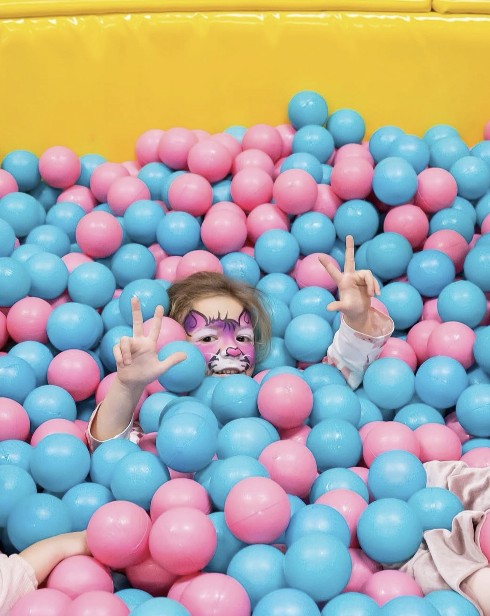 MUSEUM OF SELFIE & ILLUSIONS